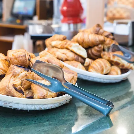 Costa Malaga - Adults Recommended - By Pierre & 토레몰리노스