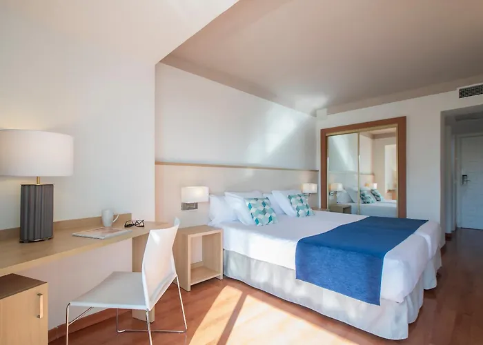 Costa Malaga - Adults Recommended - By Pierre & 4*